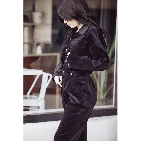 CHELSEA CINCHED WAIST CORDUROY JUMPSUIT - BLACK - Picture 3 of 3